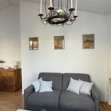 Very Bright Nest With Terrace In The Village La Flotte Exteriér fotografie